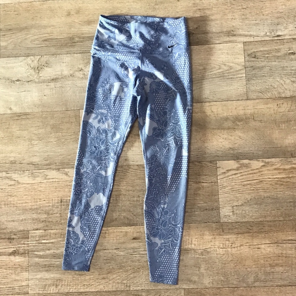 Close clean out Nike Floral Blue Leggings - Picture 2 of 9